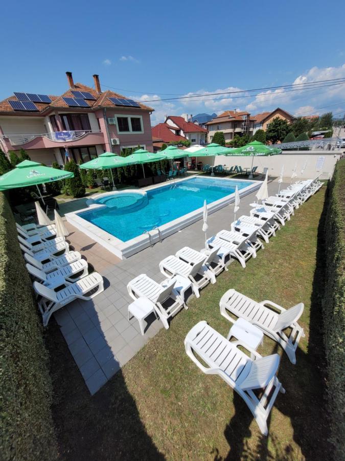 Poseidon Apartment Ni Buitenkant foto