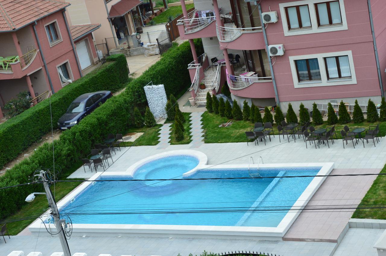 Poseidon Apartment Ni Buitenkant foto