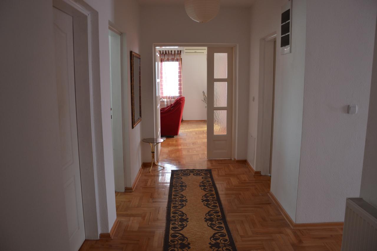 Poseidon Apartment Ni Buitenkant foto