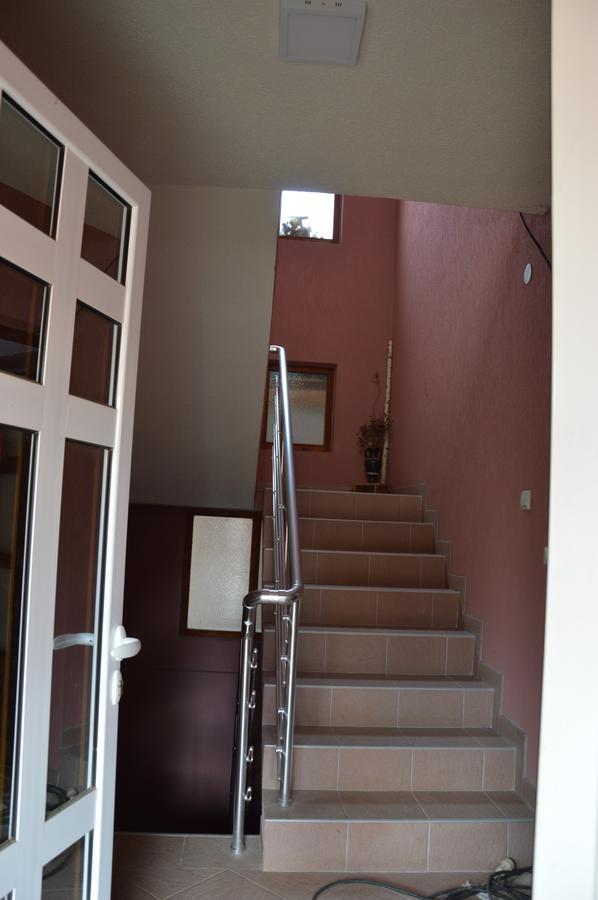 Poseidon Apartment Ni Buitenkant foto