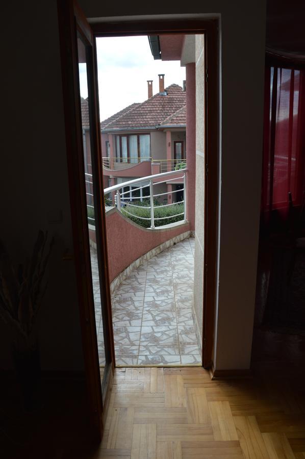 Poseidon Apartment Ni Buitenkant foto