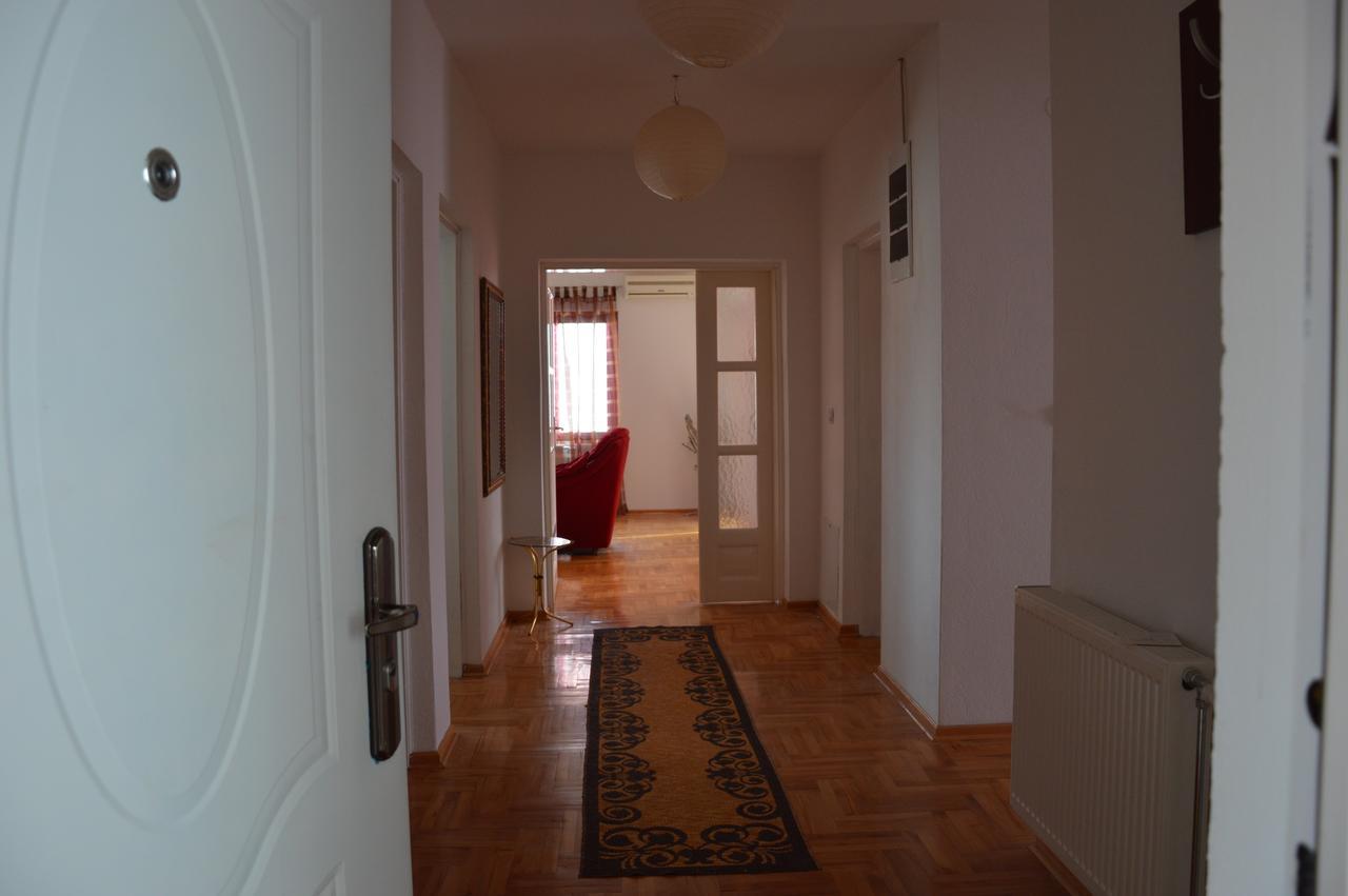 Poseidon Apartment Ni Buitenkant foto