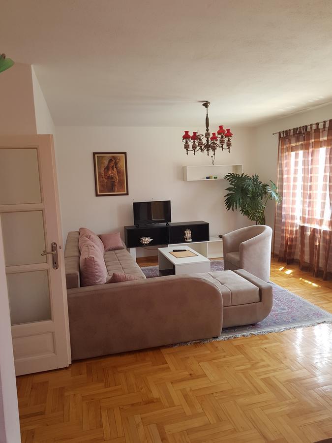 Poseidon Apartment Ni Buitenkant foto