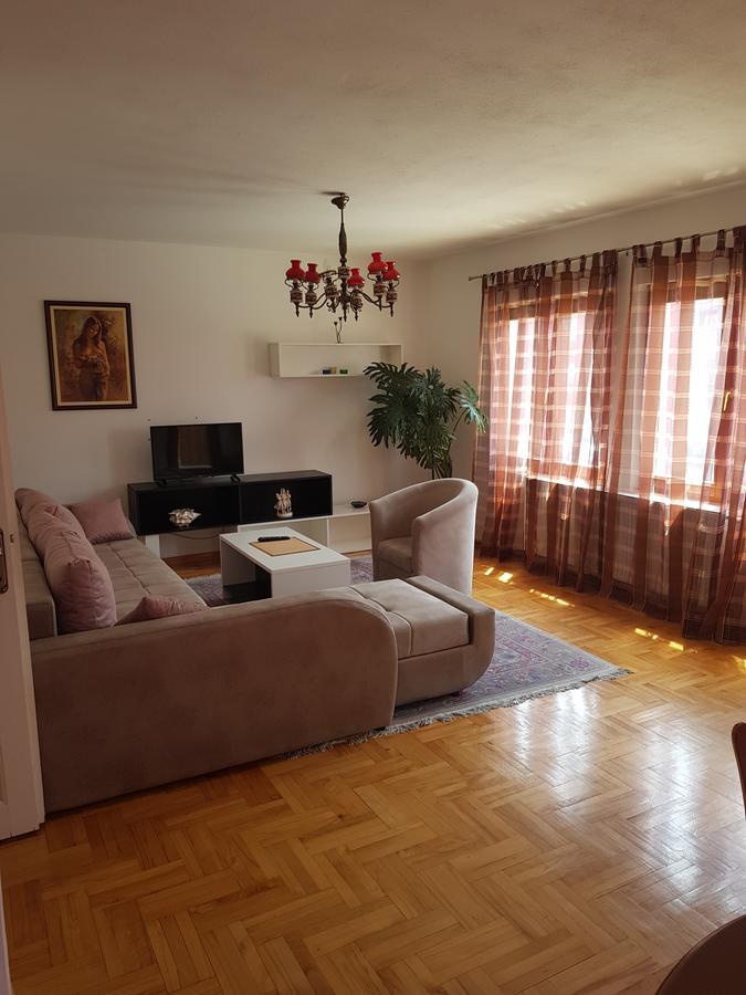 Poseidon Apartment Ni Buitenkant foto